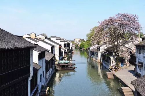 江南烟雨楼台全诗：唤醒心中的诗意画卷，触摸乡愁与岁月交织的温柔。